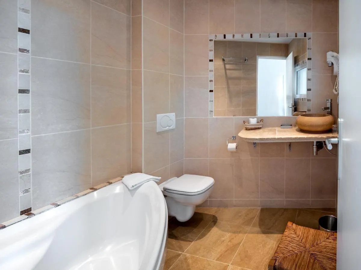 Altera Roma Hotel Avignon 3*,